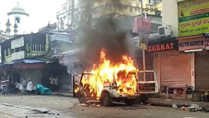 নবান্ন অভিযানে পুলিশের গাড়িতে আগুন, নিশীথ প্রামানিকের ছবি পোস্ট করে বিজেপিকে নিশানা তৃণমূলর 