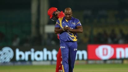 ഇംഗ്ലണ്ടിനെ കറക്കി വീഴ്ത്തി സനത് ജസൂര്യ, മൂന്ന് റണ്‍സിന് നാലു വിക്കറ്റ്;  ശ്രീലങ്ക ലെജന്‍ഡ്സിന് വമ്പന്‍ ജയം