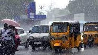 টিপটিপ বৃষ্টি সঙ্গী দিনভর, কলকাতা ও পার্শ্ববর্তী এলাকায় শুক্রবার আরও বাড়তে পারে বৃষ্টি