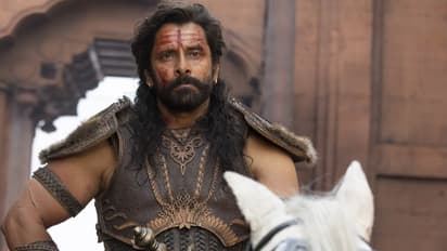 செந்தமிழில் அழைப்பு விடுத்த ஆதித்த கரிகாலன்.. இங்கிலீஸில் ரிப்ளை செய்த வந்தியத்தேவன் - டுவிட்டரில் ஒரே கலாட்டா