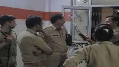 লাখিমপুর খেরিতে দুই দলিত বোনের ঝুলন্ত দেহ, ধর্ষণ করে হত্যা বলে অভিযোগ মায়ের