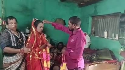 'ಹೆಂಡತಿಯ ಆಶೀರ್ವಾದ' ಮಂಗಳಮುಖಿಯನ್ನು ಮದುವೆಯಾದ ವಿವಾಹಿತ