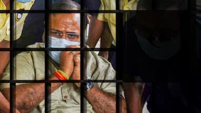 ৬০ দিনের গ্রেফতারির পর এবার প্রাক্তন মন্ত্রীকে হেফাজতে চায় সিবিআই, জামিন চেয়ে ফের কাঁদো কাঁদো পার্থ