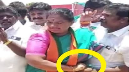 சசிகலா புஷ்பாவிடம் அநாகரீகமாக நடந்து கொண்ட பாஜக நிர்வாகி… தேசிய மகளிர் ஆணையம் நோட்டீஸ்!!