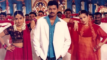 46 வயதில் இப்படி ஒரு கவர்ச்சியா? பிகினியில் மனங்களை கலங்கடிக்கும் விஜய் பட நாயகி