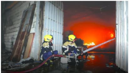 ബഹ്റൈനിലെ മൂന്ന് ഗോഡൗണുകളില് തീപിടുത്തം; ഒരാള്ക്ക് പരിക്കേറ്റു