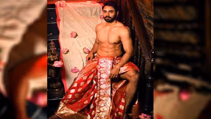 শাড়ি আলতা চন্দন এখন আর শুধু মেয়েদের দখলে নয়, মোহময় পুরুষের ছবি শেয়ার করে টুইটারে আবেগতাড়িত তসলিমা নাসরিন