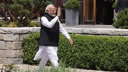 ചായക്കടക്കാരനിൽ നിന്ന് പ്രധാനമന്ത്രിയിലേക്ക്: ദാരിദ്ര്യത്തിൽ നിന്ന് അധികാരത്തിലേക്കുള്ള നരേന്ദ്രമോദിയുടെ യാത്ര