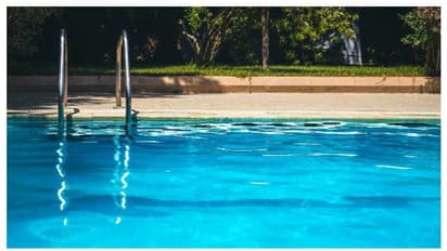 യുഎഇയില്‍ ഒന്നര വയസ്സുകാരി നീന്തല്‍ക്കുളത്തില്‍ മുങ്ങി മരിച്ചു