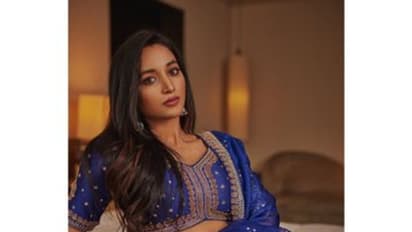  srinidhi shetty :  பாவாடை..பிளவுஸுடன் பதுமையாய் ஜொலிக்கும் கேஜிஎப் நாயகி ஸ்ரீநிதி 