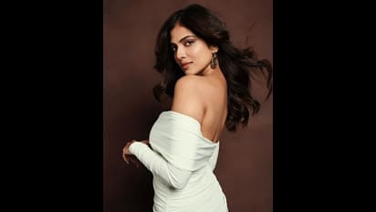 கேமரா முன் நார்மல் உடையை கிளாமர் உடையாக சரி செய்த விஜய் பட நாயகி