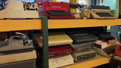 युवक में बनाया अनोखा म्यूजियम, यहां मौजूद हैं 450 तरह के दुर्लभ टाइपराइटर