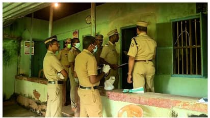 അമ്മയ്ക്കും സഹോദരനും അനക്കമില്ല, പൊലീസിലറിയിച്ച് മകൻ, മരണം സ്ഥിരീകരിച്ചു, അന്വേഷണം