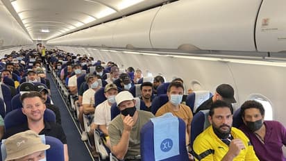 एक ही फ्लाइट में सवार दुनियाभर के महान खिलाड़ी, सचिन तेंदुलकर ने शेयर की यादगार तस्वीरें, देखें झलकियां