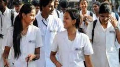 துணை மருத்துவ படிப்புகளுக்கான தரவரிசை பட்டியல் வெளியீடு.. மாணவர் சேர்க்கை எப்போது ..? அமைச்சர் அறிவிப்பு