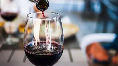 Is drinking wine healthy for you? Here are 9 benefits of wine 