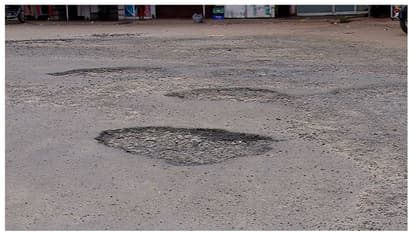 ആറുമാസത്തിനിടെ ടാറിങ്, 148 റോഡുകളിൽ 67 റോഡുകളിലും കുഴികള്‍, 19 റോഡുകളില്‍ വേണ്ടത്ര ടാറില്ലെന്ന് വിജിലന്‍സ്