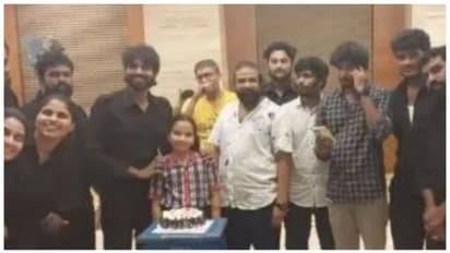 கண்ணம்மாவை கொலைசெய்ய துணிந்த தீவிரவாதி..கேக் வெட்டி கொண்டாடிய சீரியல் டீம்