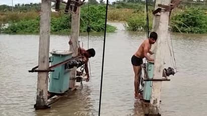 Lineman in Karnataka braves flood to switch on transformer, provide drinking water to marooned villages
