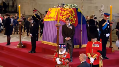 Queen Elizabeth II’s Burial Site: பிரிட்டன் ராணி எலிசபெத் துயில இருக்கும் வின்ட்சர் அரண்மனையின் ரகசியம்!!