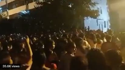 ಲೇಡಿಸ್ ಹಾಸ್ಟೆಲ್‌ನ ಬಾತ್‌ರೂಮ್ ವಿಡಿಯೋ ಲೀಕ್: ಬೀದಿಗಳಿದ ವಿದ್ಯಾರ್ಥಿನಿಯರು