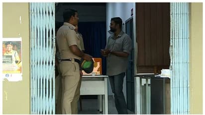 'ഭാര്യയെ വെട്ടിയത് സ്വന്തം കുഞ്ഞിന്റെ മുന്നില് വെച്ച്', എത്തിയത് കൊല്ലാനുറച്ചെന്ന് പ്രതി