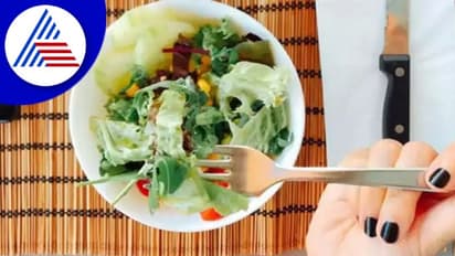 24 ಗಂಟೆಯಲ್ಲಿ ಎಷ್ಟು ಬಾರಿ ಆಹಾರ ಸೇವಿಸ್ಬೇಕು ? ಆರ್ಯುವೇದ ಏನ್ ಹೇಳುತ್ತೆ ?