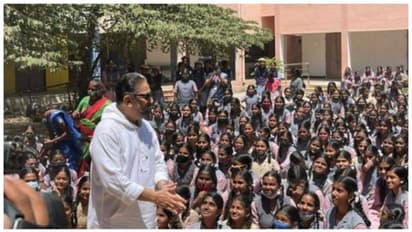 பள்ளி மாணவிகளை சந்தித்த கமல் ஹாசன்..வைரலாகும் வீடியோ இதோ