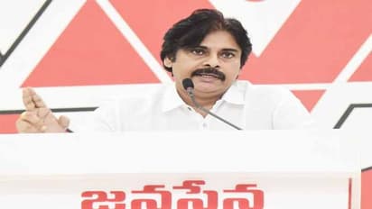 ఈ నెల 15 నుండి ఉత్తరాంధ్రలో పవన్ టూర్: పార్టీ నేతలతో భేటీ కానున్న జనసేనాని  