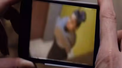 நெட்டில் லீக்கான கல்லூரி மாணவிகளின் குளியல் வீடியோக்கள்.. போராட்டத்தில் குதித்த ஹாஸ்டல் மாணவிகள்.!!