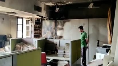 राजस्थान से बड़ी खबर...सचिवालय में लगी भीषण आग, दर्जनें फाइलें हो गई राख, CM गहलोत करने वाले थे बड़ा फैसला