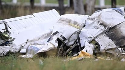 நடுவானில் இரண்டு விமானங்கள் நேருக்கு நேர் மோதல்.. 3 பேர் உடல் சிதறி உயிரிழப்பு..!