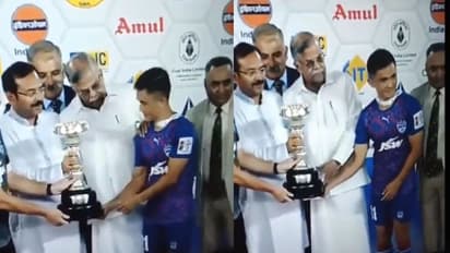  ഡ്യൂറന്‍ഡ് കപ്പ് നേടിയ ലാ ഗണേശന് അഭിനന്ദനങ്ങള്‍; ഛേത്രിയെ തള്ളിമാറ്റിയ ബംഗാള്‍ ഗവര്‍ണറെ പൊരിച്ച് കായിക ലോകം