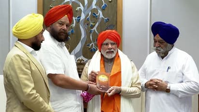 মোদীর জন্মদিন উপলক্ষ্যে অখন্ড পাঠ, প্রধানমন্ত্রীর সঙ্গে সাক্ষাত শিখ প্রতিনিধি দলের