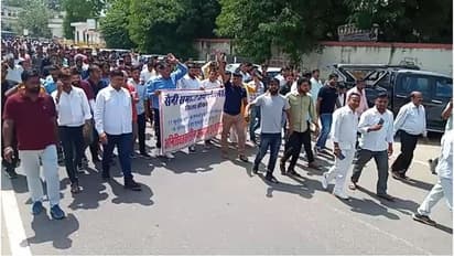 শিলংয়ে এক উপজাতীয় সমাবেশে পথচারীদের উপর হামলা চালায় সমাবেশে অংশগ্রহণকারীরা