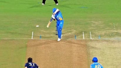 49 की उम्र में भी सचिन ने जड़े लाजवाब शॉट्स, शेन बांड की धुलाई का वीडियो वायरल, लोग बोले- सचिन आला रे आला..