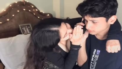 मां ने बेटे को बनाया ब्वॉयफ्रेंड और साथ में किए अजीबो-गरीब डांस, भड़के लोगों ने कर दी महिला आयोग से शिकायत