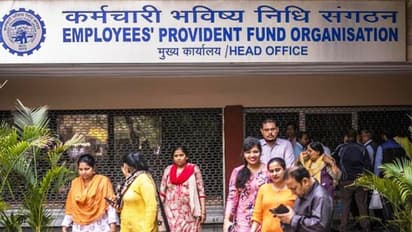 EPFO: पीएफ खाताधारकों को नवरात्रि पर मिल सकती है अच्छी खबर, जानें खाते में पहुंचेगा कितना पैसा