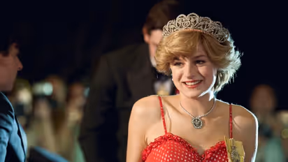 ജനപ്രിയ ചേരുവ, ബ്രിട്ടീഷ് രാജകുടുംബത്തിന്റെ രാജ്ഞി വിവാഹവും, ചാൾസ്- ഡയാന പ്രശ്നങ്ങളുമടക്കം പറയുന്ന 'ദ ക്രൗൺ'