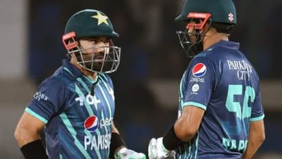 போட்டிக்கு போட்டி பொளந்துகட்டும் ரிஸ்வான்.. 4வது டி20யிலும் அரைசதம்! ஆனாலும் இங்கி.,க்கு எளிய இலக்கு