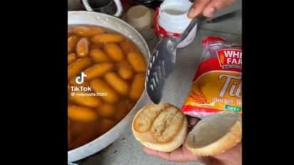 बाजार में आया लेटेस्ट फूड कॉम्बिनेशन.. वीडियो में देखिए बर्गर गुलाब जामुन की क्या है रेसिपी