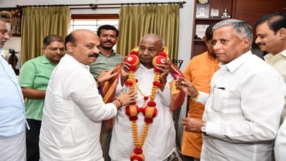  ಆರೋಗ್ಯ ವಿಚಾರಿಸಲು ಬಂದ ಸಿಎಂ & ಟೀಮ್‌ಗೆ ದೇವೇಗೌಡ್ರ ಭರ್ಜರಿ ಆತಿಥ್ಯ