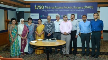 'വിജയകരമായ 1750 റോബോട്ടിക് ശസ്ത്രക്രിയകൾ' നൂതന ചികിത്സാ രംഗത്ത് ചരിത്ര നേട്ടവുമായി ആസ്റ്റർ മെഡ്സിറ്റി