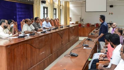 തൊഴിലുറപ്പ് പദ്ധതിയിലൂടെ ചുറ്റുമതിൽ, ക്ലബ് പ്രവർത്തനം ഉഷാറാക്കും, 'ലഹരി'യെ പൂട്ടാൻ വയനാട്ടിലെ സ്കൂളുകൾ