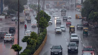 পুজো শুরুর সপ্তাহান্তে হতে পারে বৃষ্টি , কপালে হাত বস্ত্র ব্যাবসায়ীদের