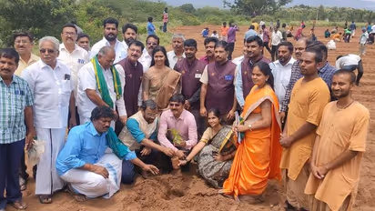 காவேரி கூக்குரல் இயக்கம் தேசத்திற்கே வழிகாட்டி..! ‘பசுமை தொண்டாமுத்தூர்’ விழாவில் பொள்ளாச்சி எம்.பி. பாராட்டு