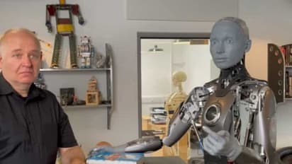 ഇതിനൊക്കെ ഇങ്ങനെ പേടിക്കാമോ ? മനുഷ്യരോട് ഹ്യൂമനോയിഡായ അമേക പറയുന്നത് ഇങ്ങനെ