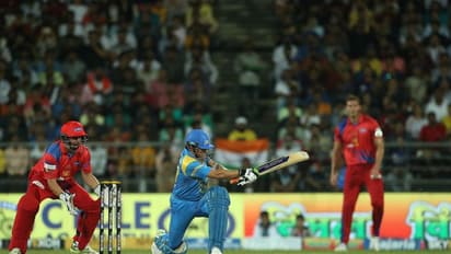 उम्र को मारो गोली: सचिन के बल्ले से निकला रनों का तूफान, चीते जैसी फुर्ती से क्रीज छोड़ निकले और जड़ा सिक्सर