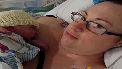 9 बार बच्चा खोने के बाद महिला को पैदा हुआ 'चमत्कारी बेटा', अब करती है वो इनके लिए काम