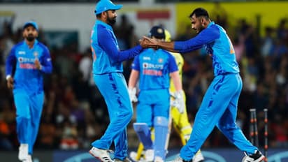 IND vs AUS: அக்ஸர் படேல், பும்ரா அபார பவுலிங்..! ஹர்ஷல் படேல் பவுலிங்கில் சிக்ஸர் மழை பொழிந்த மேத்யூ வேட்